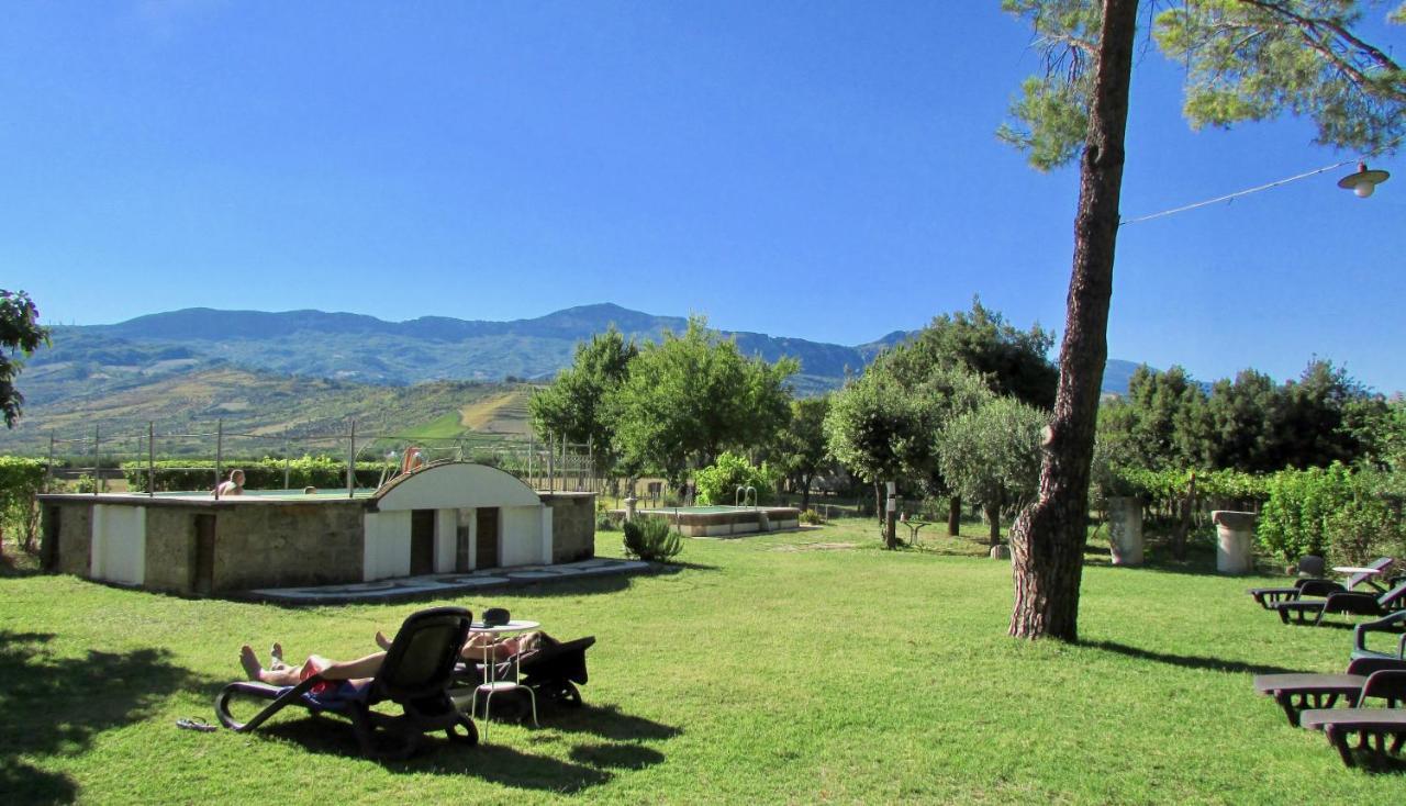 Agriturismo "Borgo Madonna Degli Angeli" - Charming Cottages In The Gardens ! Tocco da Casauria Екстериор снимка
